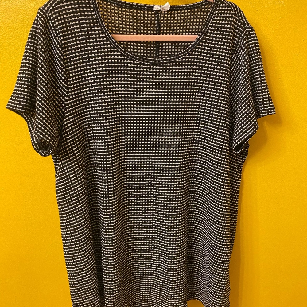 Black Tee